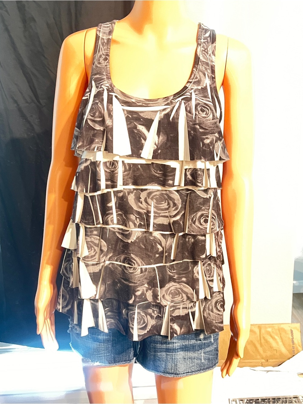 twentyone Women's Ruffled Black and White Tank Top, Size M